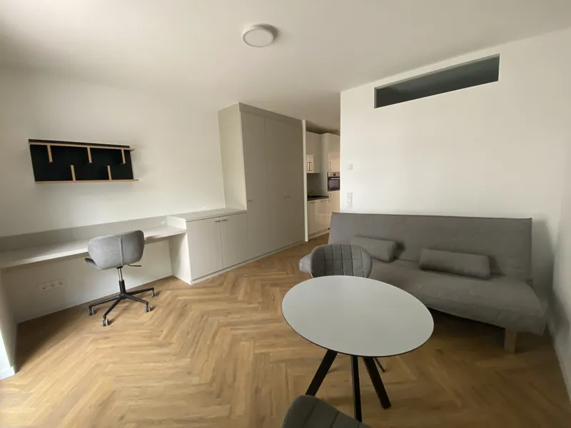Terrasse + voll möbliertes Apartment mit EBK! — photo 1